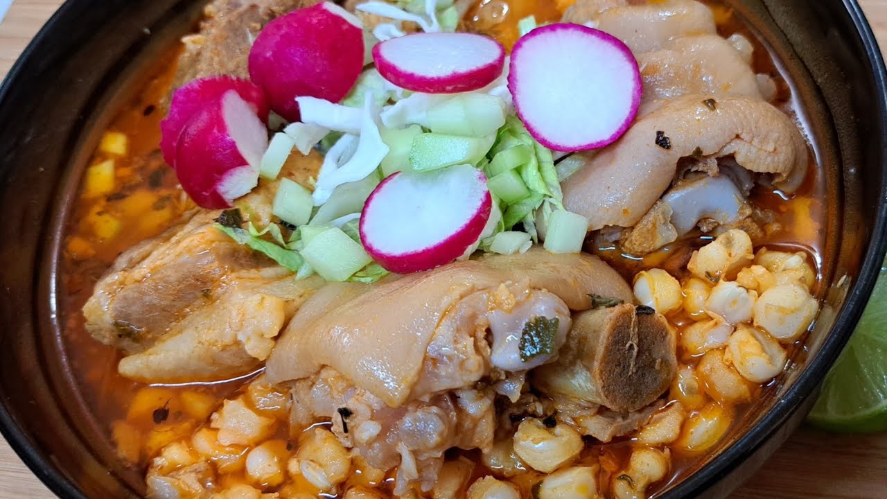 Delicioso Pozole Rojo de Puerco Estilo Michoacán Descubre la receta